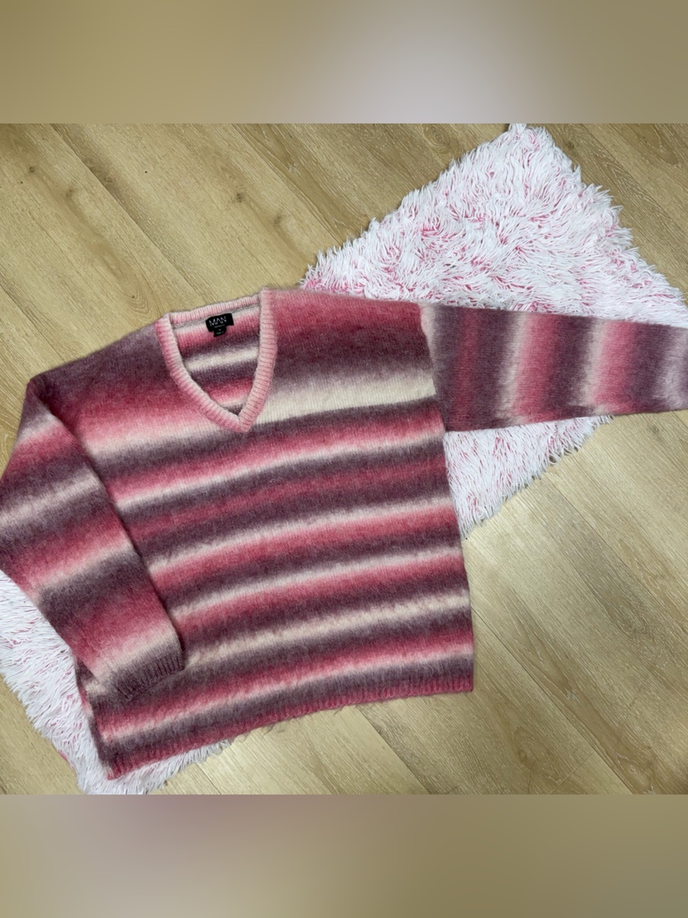 Boohoo Pink Ombre Knit Mohair Wool blend Striped v neck Men’s Winter Sweater M